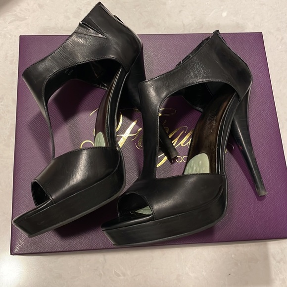 Fergie Black Platform Sandal Peep Toe Heels - Picture 3 of 7